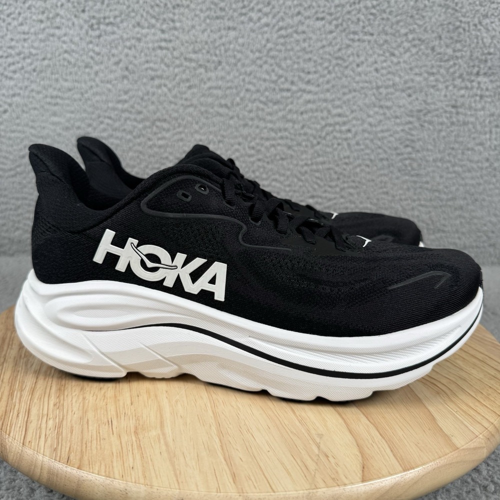 Hoka One One Clifton 10 Mens Size 9 EE Wide Black White Running Shoes Sneakers